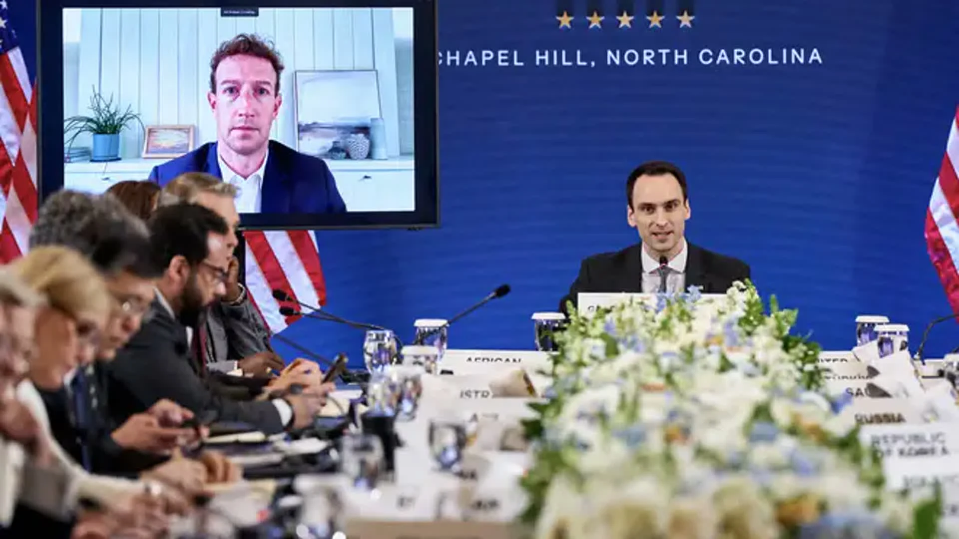 Марк Зукърбърг говори чрез видеовръзка по време на G20 Innovation Ministerial в Chapel Hill, Северна Каролина, 1 септември 2026 г.